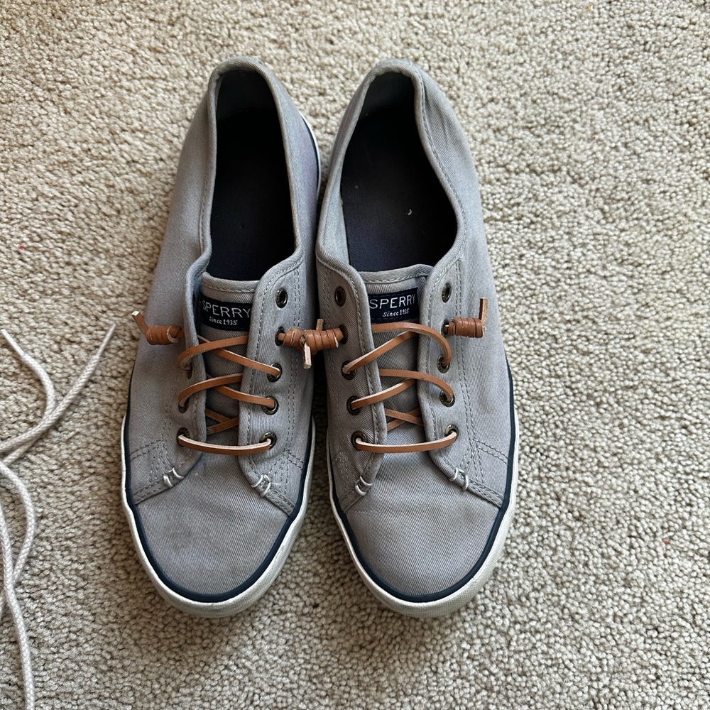 Sperry tennis shoes